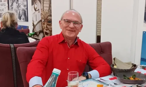 <span>Heiko, 62</span>&nbsp;<span style='width: 25px; height: 16px; float: right; background-image: url(/bitmaps/flags_small/DE.PNG)'>&nbsp;</span><br><span>Karlsruhe, 德国</span>&nbsp;<input type='button' class='joinbtn' style='float: right' value='JOIN NOW' />