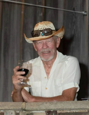 <span>Mike, 80</span>&nbsp;<span style='width: 25px; height: 16px; float: right; background-image: url(/bitmaps/flags_small/US.PNG)'>&nbsp;</span><br><span>Daytona Bea, 美国</span>&nbsp;<input type='button' class='joinbtn' style='float: right' value='JOIN NOW' />