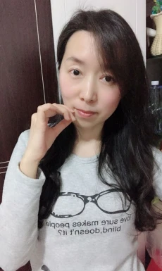 <span>Lily, 53</span>&nbsp;<span style='width: 25px; height: 16px; float: right; background-image: url(/bitmaps/flags_small/CN.PNG)'>&nbsp;</span><br><span>Liuzhou, Китай</span>&nbsp;<input type='button' class='joinbtn' style='float: right' value='JOIN NOW' />