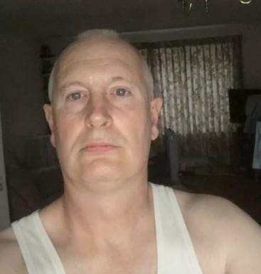 <span>Kevin, 59</span>&nbsp;<span style='width: 25px; height: 16px; float: right; background-image: url(/bitmaps/flags_small/UK.PNG)'>&nbsp;</span><br><span>Hensman, United Kingdom</span>&nbsp;<input type='button' class='joinbtn' style='float: right' value='JOIN NOW' />