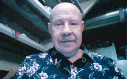 <span>Steve, 59</span>&nbsp;<span style='width: 25px; height: 16px; float: right; background-image: url(/bitmaps/flags_small/US.PNG)'>&nbsp;</span><br><span>Richfield, 美国</span>&nbsp;<input type='button' class='joinbtn' style='float: right' value='JOIN NOW' />